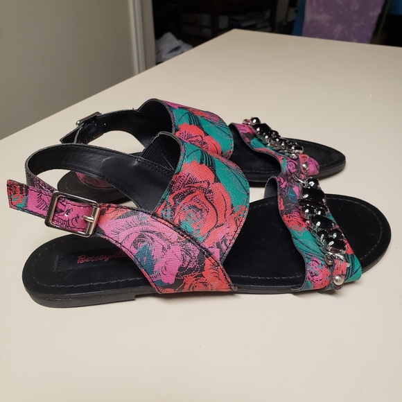 Betsy Johnson floral sandals with chain size 8 - Picture 6 of 9